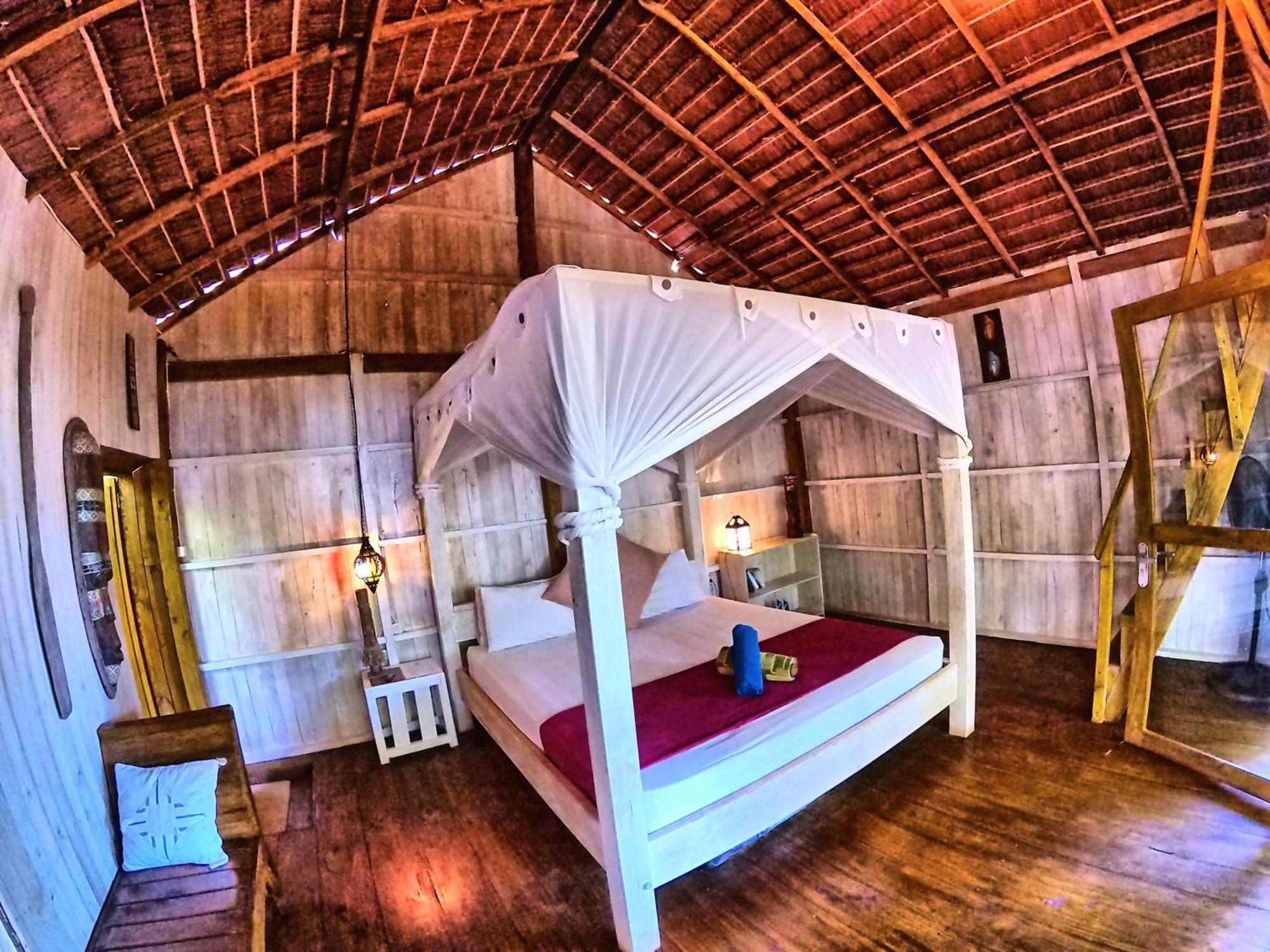 Cosmos Bungalows Bira Esterno foto