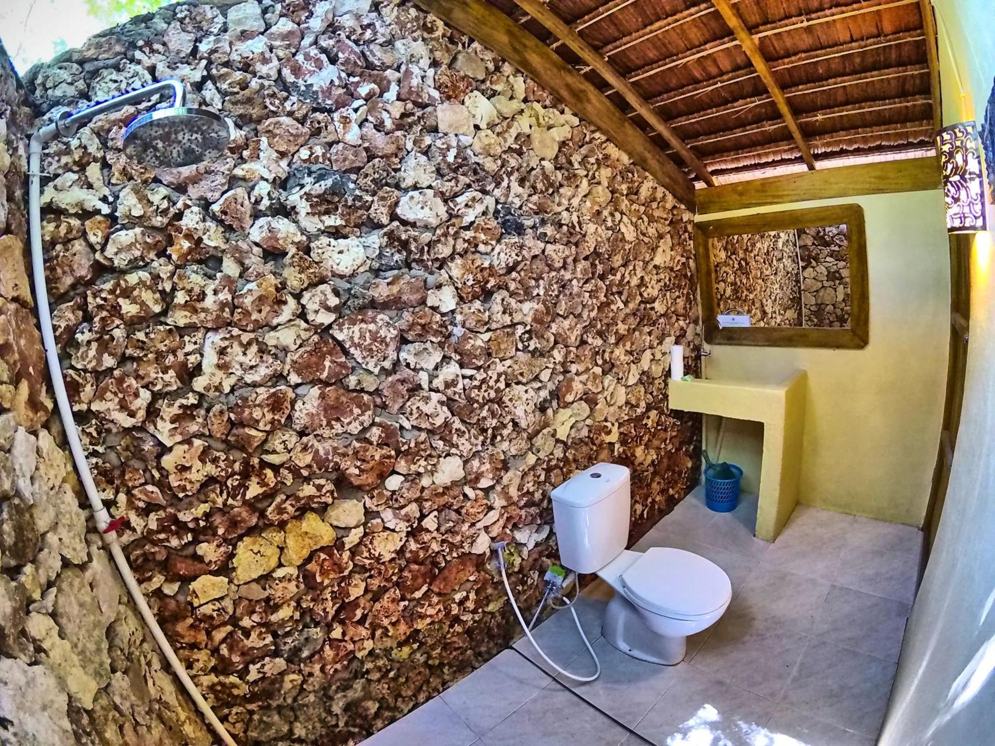 Cosmos Bungalows Bira Esterno foto