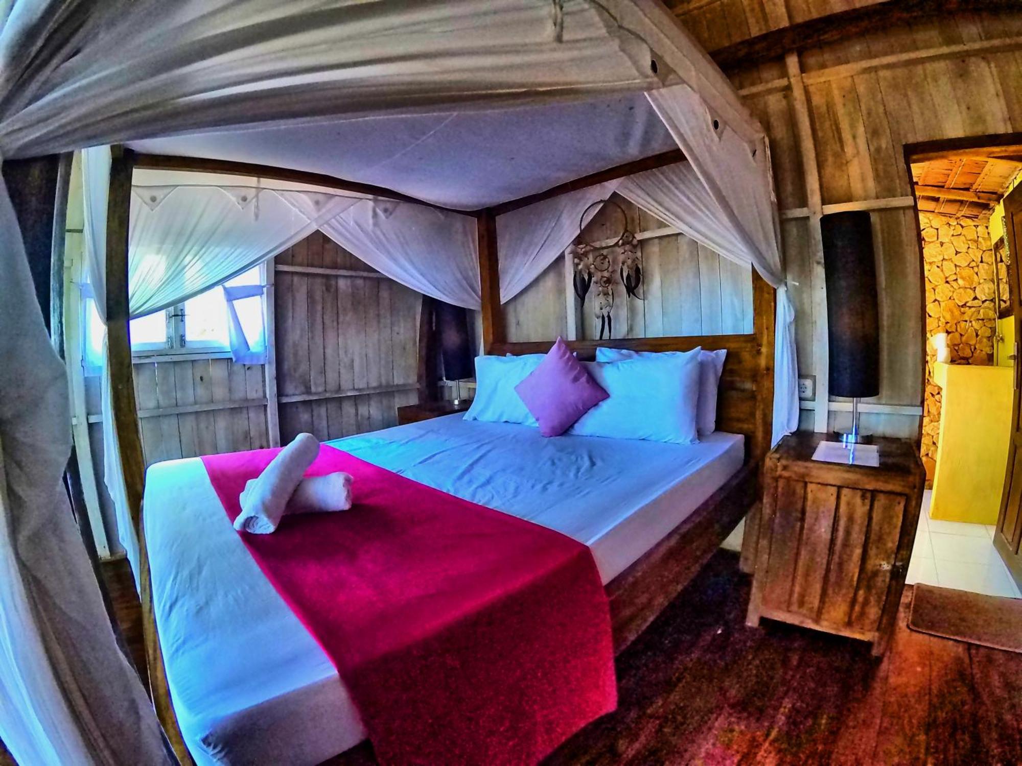 Cosmos Bungalows Bira Esterno foto