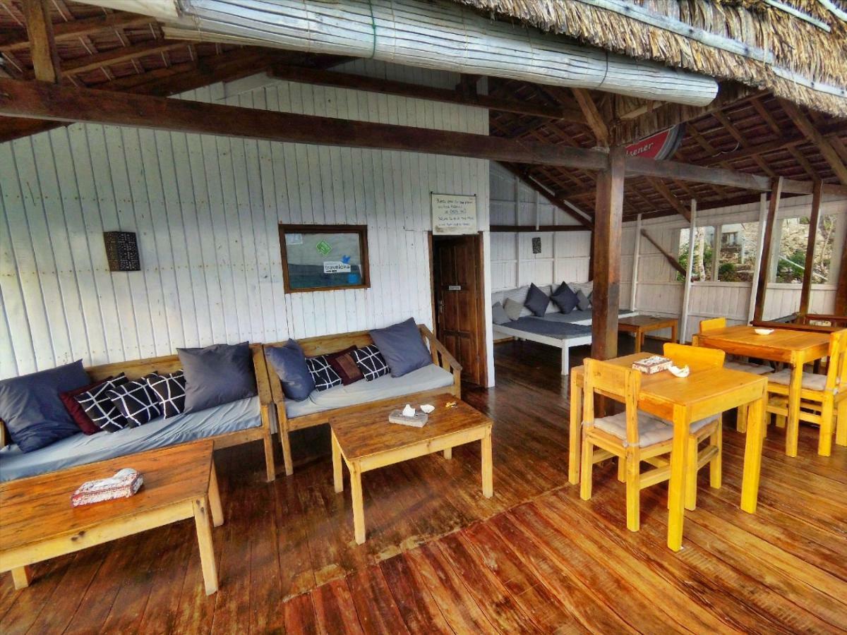 Cosmos Bungalows Bira Esterno foto